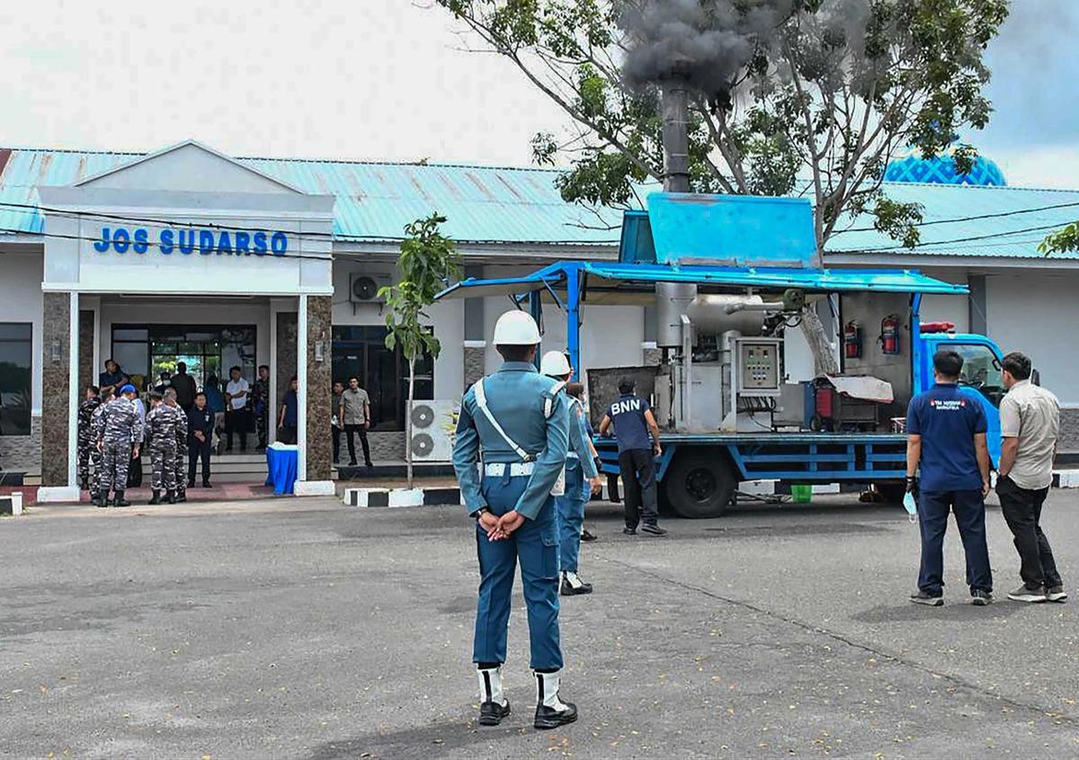 FOTO: Ketamine 41 Kilogram Dimusnahkan, TNI AL Ungkap Jalur Selundupan di Perairan Belawan
