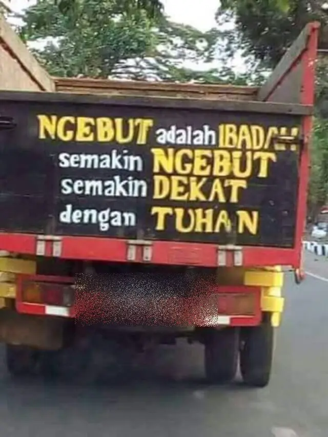 6 Tulisan Lucu di Belakang Mobil Bak Terbuka, Pengendara Lain Gagal Fokus