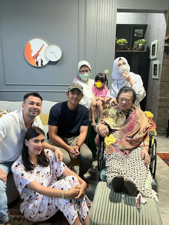 Ngefans Aldebaran, Ini 6 Momen Nenek Raffi Ahmad Dijenguk Arya Saloka