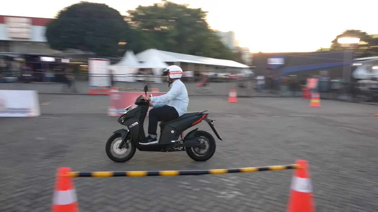 Mencicipi Performa Motor Listrik Gesits, Sesuai Ekspektasi?