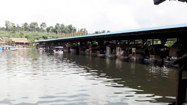 Pasar Terapung Lembang, Menikmati Kuliner di Tepi Situ Umar