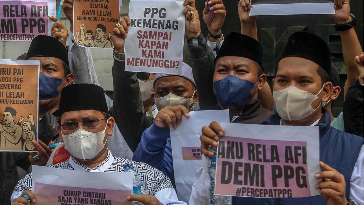 FOTO: Guru Agama Gelar Aksi Damai, Desak Percepatan PPG dan Peralihan ke Kemendikdasmen