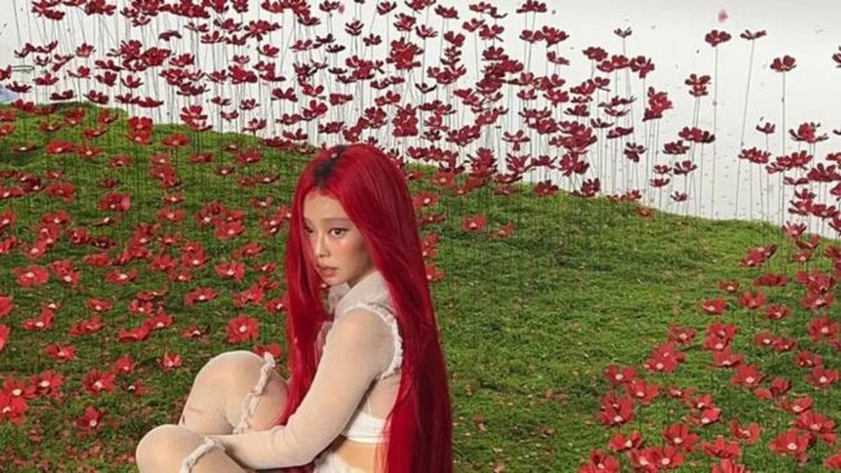Kenakan Outfit Seksi, Penampilan Jennie BLACKPINK di The Ruby Experience Jadi Kontroversi