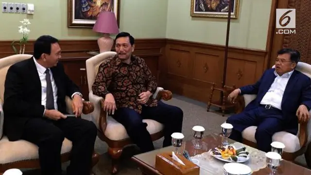 Terkait pencabutan banding Ahok terhadap vonis yang dijatuhkan kepadanya, Wakil Presiden Jusuf Kalla meminta semua pihak menghormati sikap Ahok.