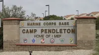 Pintu masuk ke markas Korps Marinir Kamp Pendleton di Oceanside, California, Amerika Serikat. (Dok. AP Photo/Gregory Bull, File)