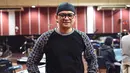 Ditemui Bintang.com di Rossi Musik, Fatmawati, Jakarta Selatan, Kamis (11/2/2016), Hedy Yunus mengatakan latihan tiap hari. Dan menyempurnakan yang sudah dilatih selama sebulan. (Dezmond Manullang/Bintang.com)