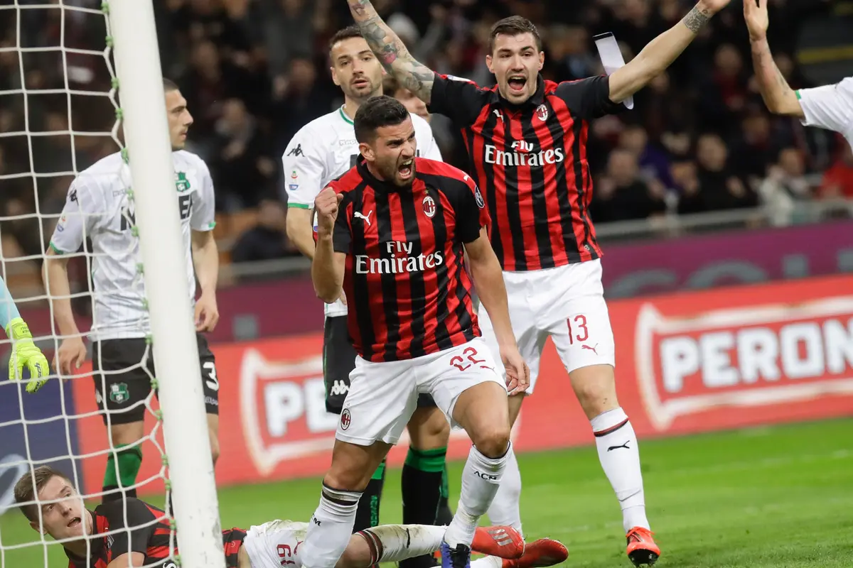 Taklukkan Sassuolo, AC Milan Depak Inter dari Posisi Tiga Besar