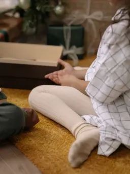 Keterlibatan anak tidak selalu berarti memberikan keputusan penuh kepada mereka (Sumber: Pexels.com)
