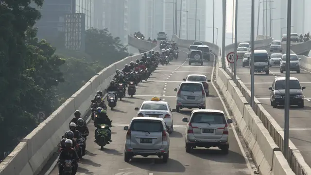 [Bintang] Bukti-bukti Kalau Kamu Harus Menghargai Bapak Polisi