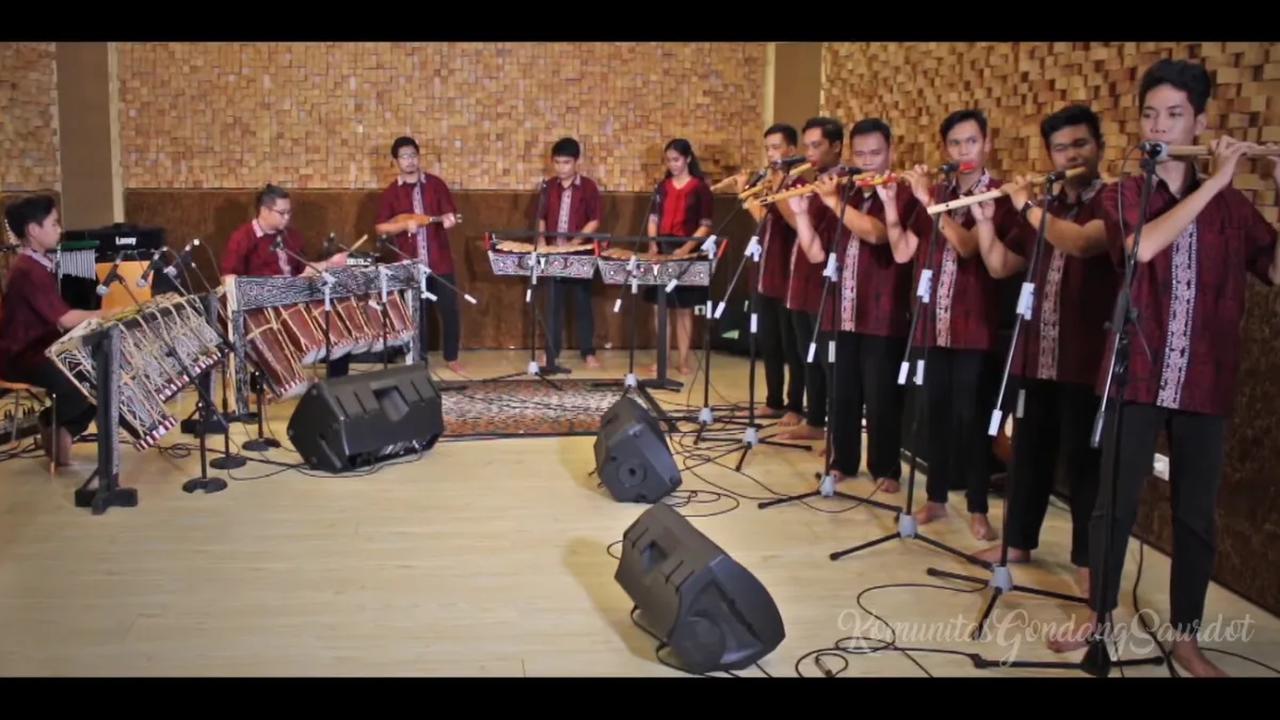 Mirip angklung dan jadi pianonya orang Batak