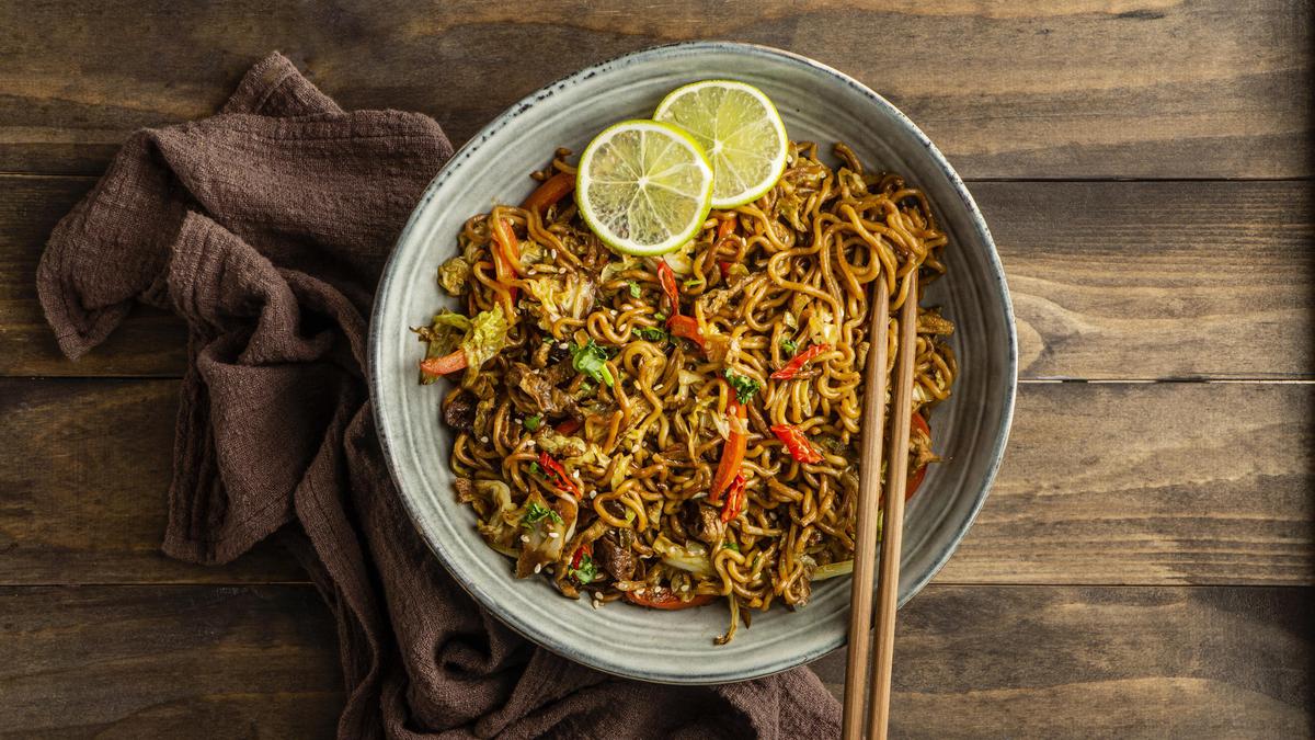 9 Resep Mie Goreng Jawa Rumahan, Original hingga Manis Pedas