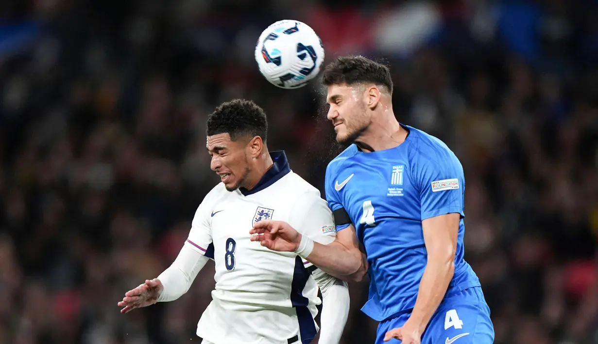 Tuan rumah kesulitan menyuguhkan permainan terbaiknya. Inggris memang mendominasi, mencatatkan 60% penguasaan bola di babak pertama, tapi serangan-serangan mereka buruk. (Bradley Collyer/PA via AP)