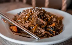 Resep Japchae Saus Tiram Korea yang Gurih dan Kenyal