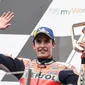 Pembalap Honda, Marc Marquez, mengaku salah memilih ban belakang yang membuatnya tak maksimal di MotoGP Austria. (AFP/Vladimir Simicek)