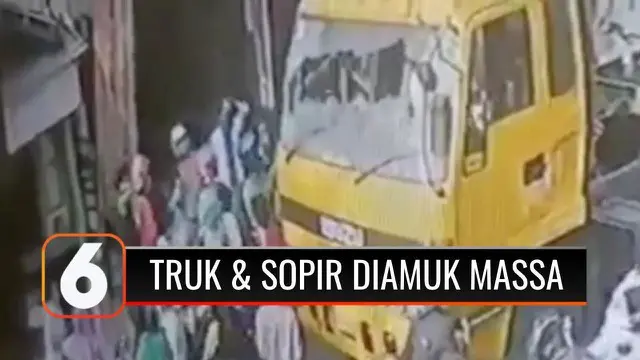 Rombongan pengantar jenazah menyerang sebuah truk kontainer yang dinilai menghalangi jalan mereka di Jalan Sungai Tiram, Marunda. Selain menghancurkan kaca depan truk, para pengantar jenazah tersebut juga memukuli sang sopir.