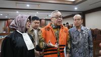 Terdakwa kasus dugaan korupsi pengadaan Liquefied Natural Gas (LNG) di PT Pertamina (Persero), Hari Karyuliarto saat mengikuti persidangan di Pengadilan Tindak Pidana Korupsi (Tipikor) pada Pengadilan Negeri Jakarta Pusat. (Istimewa)