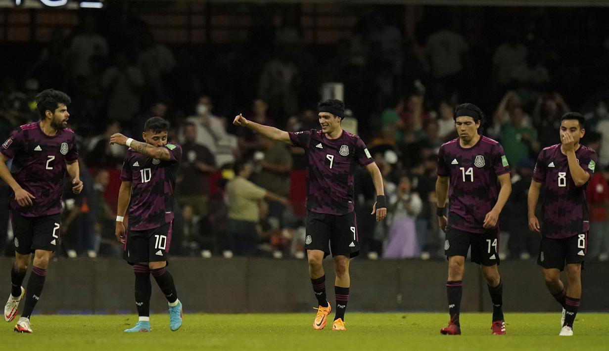 Zona Concacaf telah merampungkan seluruh laga kualifikasi Piala Dunia 2022. Di laga terakhir, Kamis (31/3/2022) pagi WIB, dua jatah tersisa menjadi milik Meksiko dan Amerika Serikat menyusul Kanada yang telah lebih dahulu memastikan lolos. (AP/Eduardo Verdugo)
