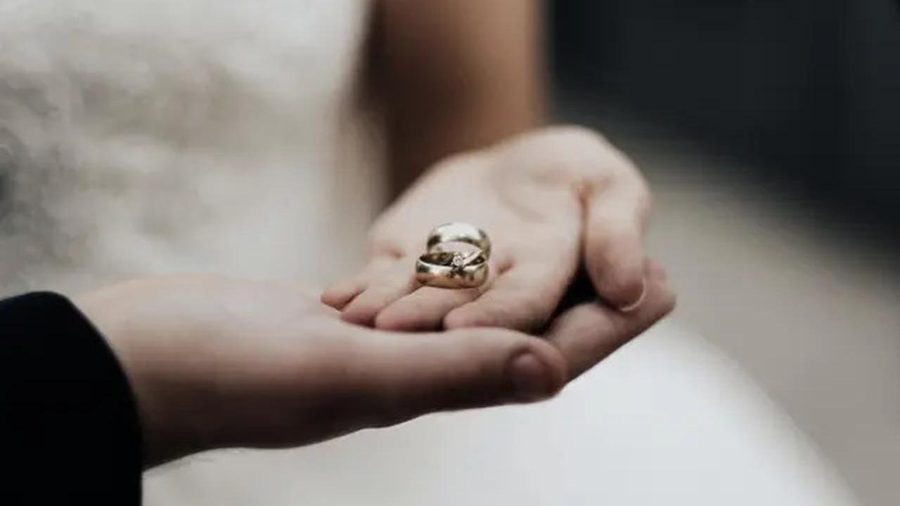 Tanda Pria dengan Hati Tulus dan Cinta Sejati yang Tidak Hanya di Ucapkan