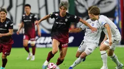 Sang juara bertahan, Vissel Kobe, ada di tempat ketiga dengan koleksi 52 poin, berselisih hanya tiga angka saja dari dua tim teratas. (Dok. J League)