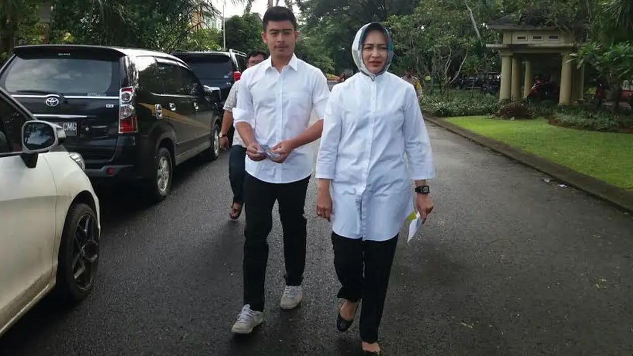 Airin Rachmi Diany mencoblos
