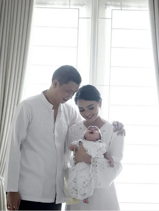 Curahan panjang dituangkan oleh Ririn Ekawati yang selama ini terdiam. Seperti diketahui, Fery Wijaya suami Ririn meninggal dunia pada Minggu, 11 Juni 2017. Almarhum dimakamkan di San Diego Hils, Kerawang, Jawa Barat. (Instagram/fery_wijaya88)