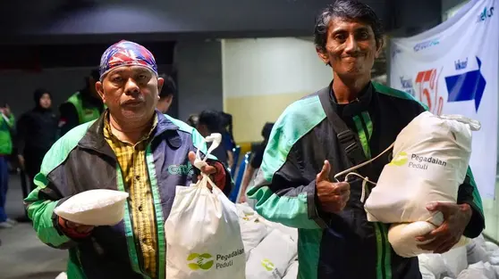 Pegadaian Bagikan 1.000 Paket Sembako untuk Pengemudi Ojol, Apresiasi Penggerak Ekonomi Harian