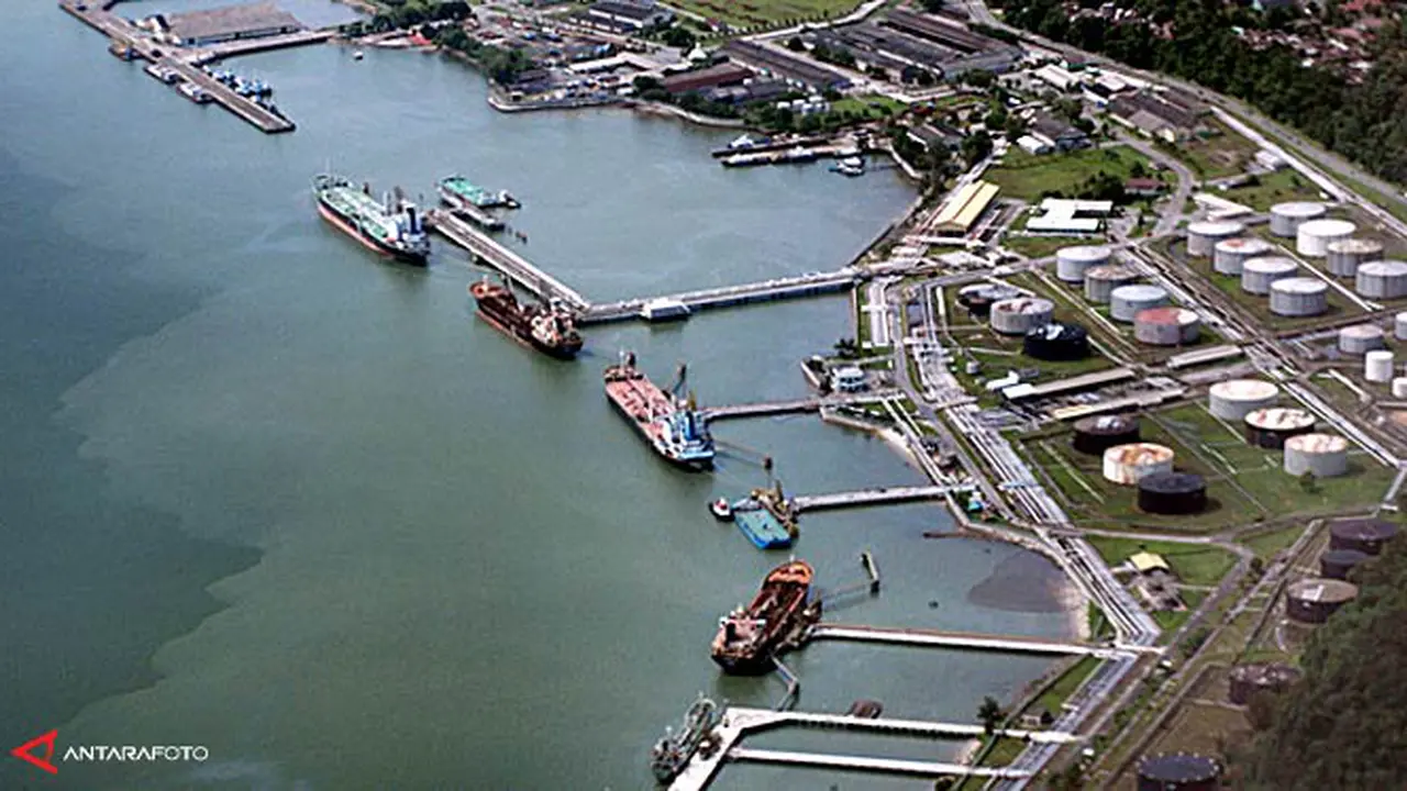 kilang-pertamina-131029b.jpg
