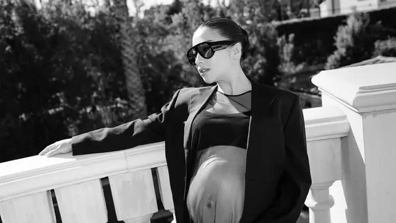 6 Potret Glowing Nikita Willy Lakoni Maternity Shoot di Luar Negeri, Elegan dengan Crop Top-Baju Transparan