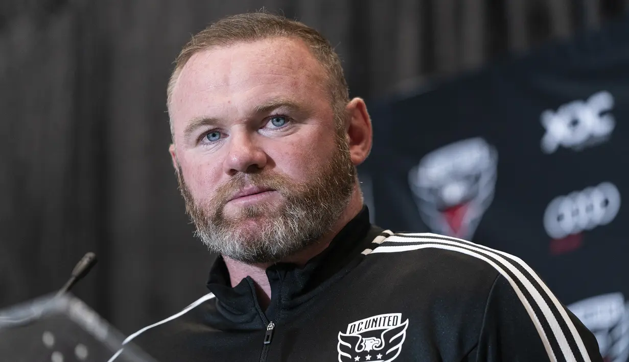 Wayne Rooney meninggalkan Derby County setelah klub tersebut terjerat masalah finansial dan terdegradasi dari Divisi Championship pada akhir musim 2021/2022 lalu. (AP/Alex Brandon)