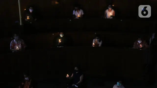 FOTO: Misa Natal, Gereja Immanuel Jakarta Terapkan Protokol Kesehatan Ketat Cegah Penyebaran COVID-19