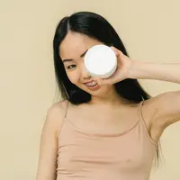 Tidak hanya disebabkan oleh deodoran atau iritasi, kulit ketiak yang menghitam juga disebabkan oleh pola hidup yang tidak sehat seperti merokok. (Foto/dok: Pexels/SHVETS production)
