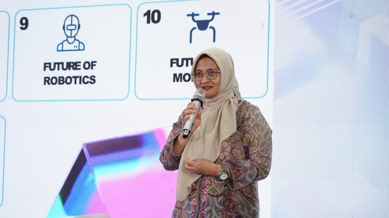Direktur Utama Telkom Dian Siswarini saat memberikan pemaparan pada acara peluncuran Telkom AI Campus di UMY