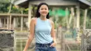 Wanita kelahiran Medan, 10 Agustus 1990 ini kerap tampil kasual dengan berbagai gaya simpel. Dalam media sosial Instagramnya, Jenny terlihat makin awet muda saat tampil dengan busana tank-top maupun pakaian simpel lainnya. (Liputan6.com/IG/@jenny_zhangwiradinata)