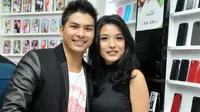 Chelsea Olivia Haid, Glenn Alinskie Bantu Cari Info di Google