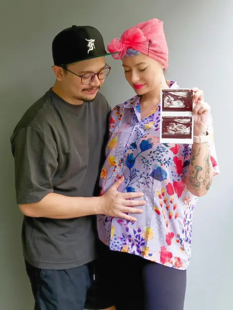 Melahirkan Anak Pertama, Ini 7 Potret Perjalanan Kehamilan Istri Derby Romero