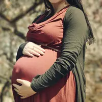 Kenali beragam risiko jika positif COVID-19 saat hamil. / FOTO: Unsplash -arteida mjeshtri