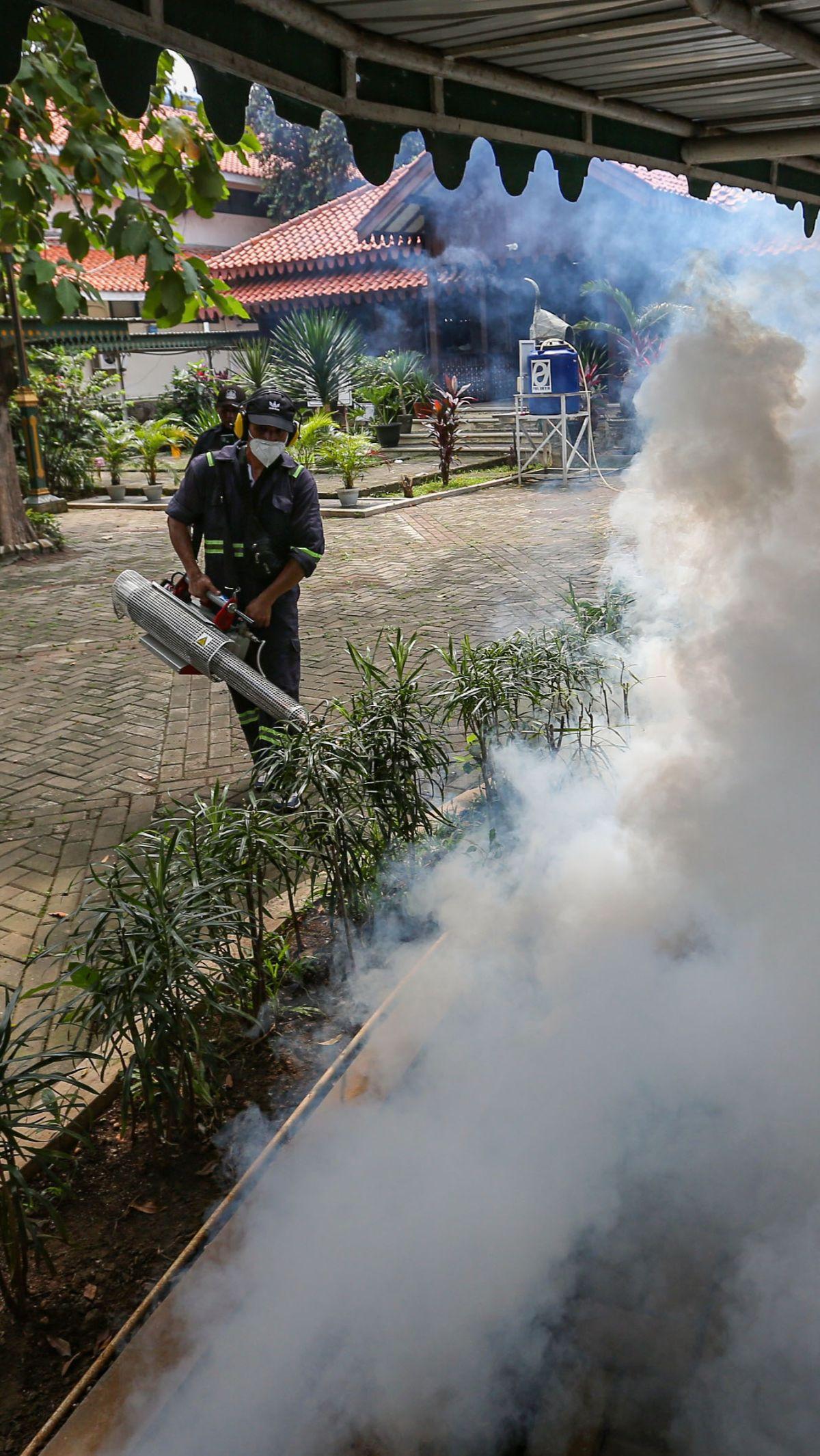 Selain itu, kegiatan fogging ini juga untuk memberikan rasa aman dan nyaman bagi pengunjung museum tersebut.&nbsp;Foto: Liputan6.com/Angga Yuniar