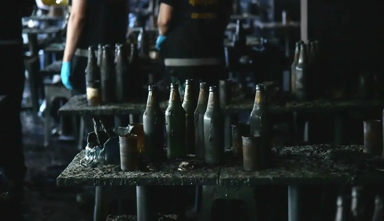 Suasana dalam bar paska kebakaran di bar Rong Beer Na Lat Phrao di Bangkok, Thailand, Senin, 13 Juli 2026. (Pemerintah Metropolitan Bangkok via AP)