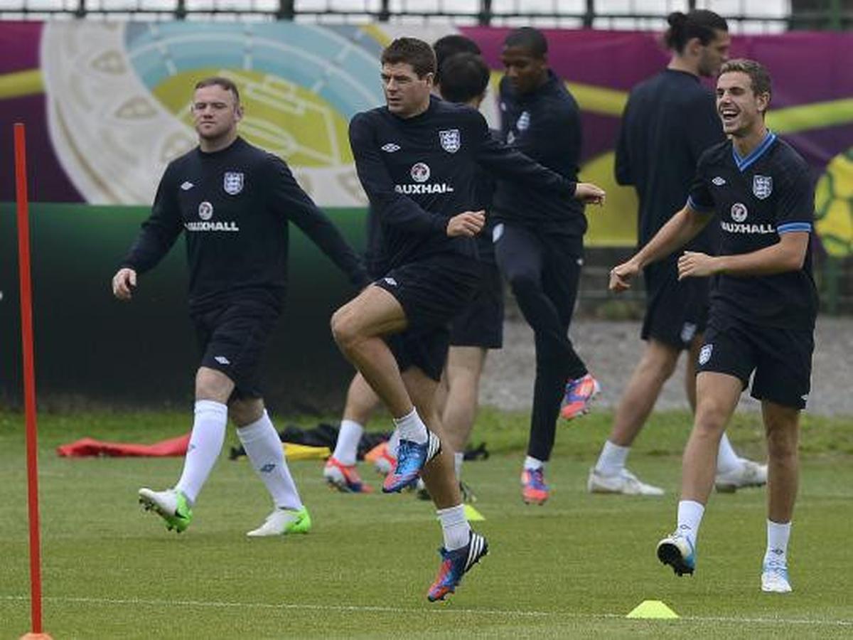 Latihan Inggris jelang lawan Italia