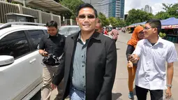 Tomson Situmeang menjalani pemeriksaan di KPK sebagai saksi untuk kakaknya Bupati nonaktif Tapanuli Tengah, Raja Bonaran Situmeang, Jakarta, Jumat (9/1/2015). (Liputan6.com/Miftahul Hayat)