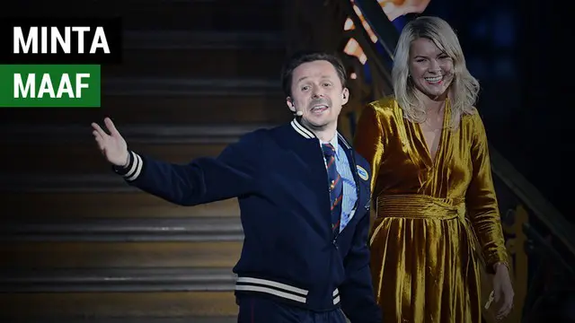 Berita video salah satu presenter Ballon d'Or 2018, DJ Martin Solveig, meminta maaf setelah acara karena dianggap melecehkan peraih trofi untuk kategori wanita, Ada Hegerberg, di atas panggung.
