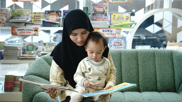 6 Cara Mengurangi Screen Time pada Anak yang Tanpa Drama Menurut Ahli