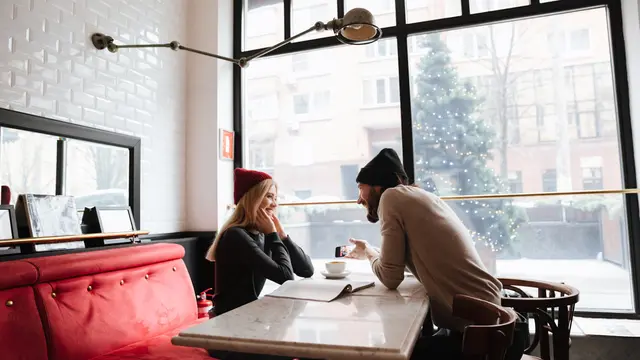 Mengintip Zodiak yang Sering Terjebak Friendzone, Jangan-jangan Kamu Salah Satunya