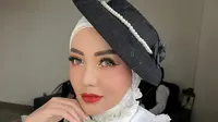 Beberapa gaya hijab Bella Shofie dengan topi terlihat sangat glamor. Penampilannya pun semakin cantik dengan pilihan oufit yang sesuai. (FOTO: instagram.com/bellashofie_rigan/)