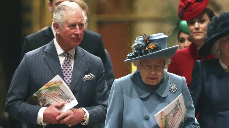 Pangeran Charles dan Ratu Elizabeth II (Yui Mok/PA via AP, File)