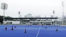 Sejumlah atlet Lawn Bowls saat mengikuti sesi latihan di Lapangan Hoki, GBK, Jakarta, Rabu, (19/9/2018). Latihan tersebut merupakan persiapan jelang Asian Para Games 2018. (Bola.com/M Iqbal Ichsan)