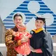 Erina Gudono saat Wisuda S2 di Amerika Serikat pakai toga. [@erinagudono]