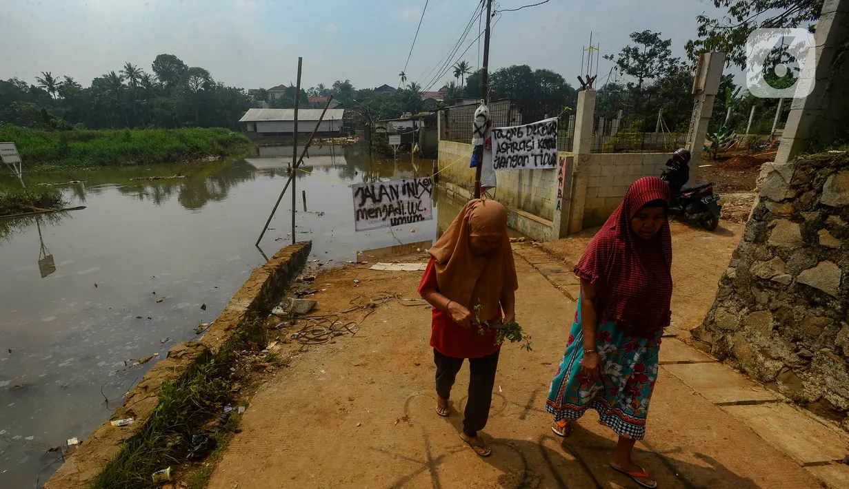 Keberadaan TPA Cipayung yang telah kelebihan beban sampah telah membawa dampak buruk bagi lingkungan. (merdeka.com/Arie Basuki)