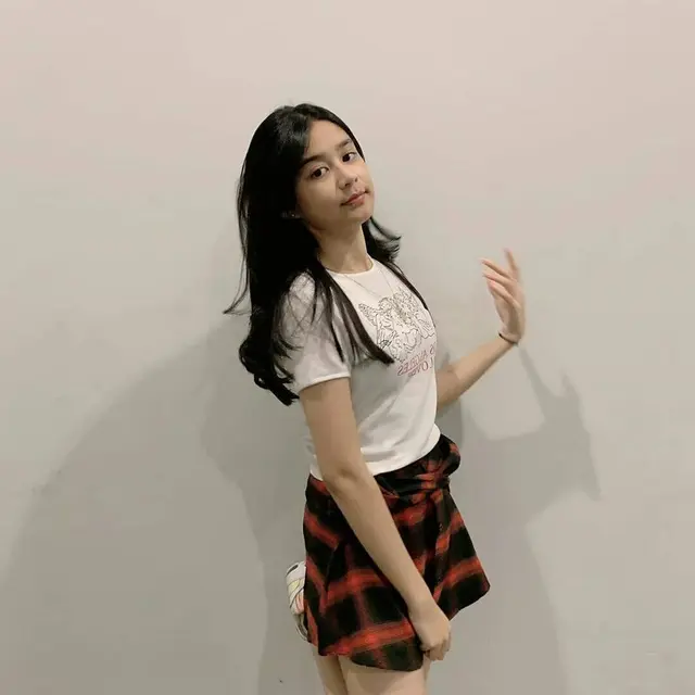 Debut di Dari Jendela SMP, Ini 6 Potret Alin Fauziah Pemeran Loly yang Memesona