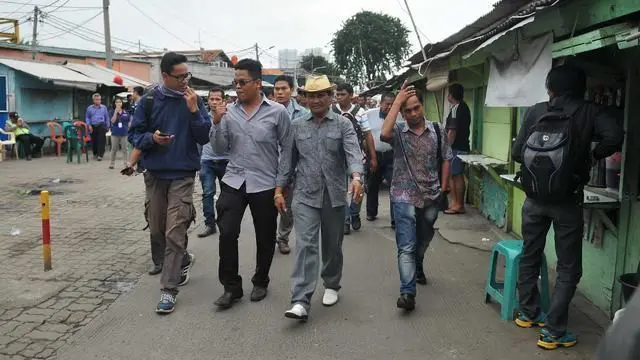 Pentolan Kalijodo Abdul Azis atau Daeng Azis melalui kuasa hukumnya Razman Arief Nasution, telah mengonfirmasi polisi terkait status kliennya. Azis ditetapkan sebagai tersangka praktik prostitusi.